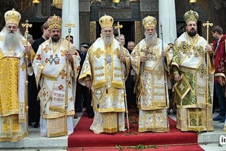 Χιλιάδες λαού στον λαμπρό εορτασμό για τον Αγιο Διονύσιο