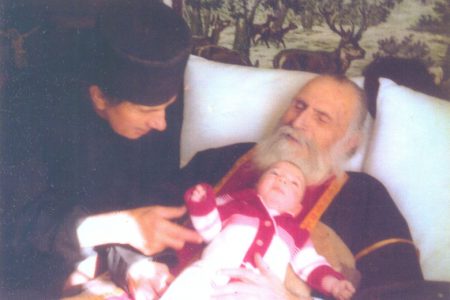 Γέρων Σίμων Ἀρβανίτης: «Ὅ,Τι Πίνετε Ἤ Τρῶτε Νά Τό Κάνετε ….(Τι Προφήτεψε Στον Π.Ζωσιμά )